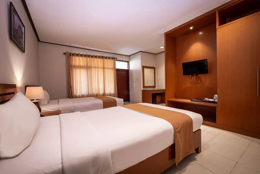 Yulia Beach Inn Kuta - photo 27