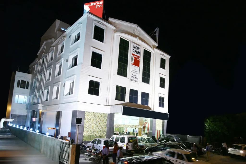 Karon Hotel - Lajpat Nagar - photo 1