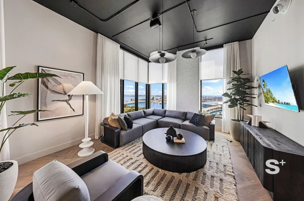 Cozy & Spacious Studio - City Views - photo 9