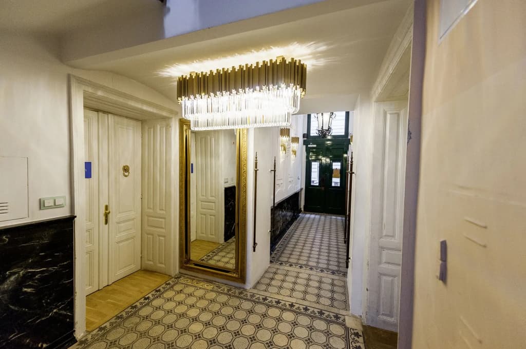 7th Heaven Vienna Center Apartments - photo 12