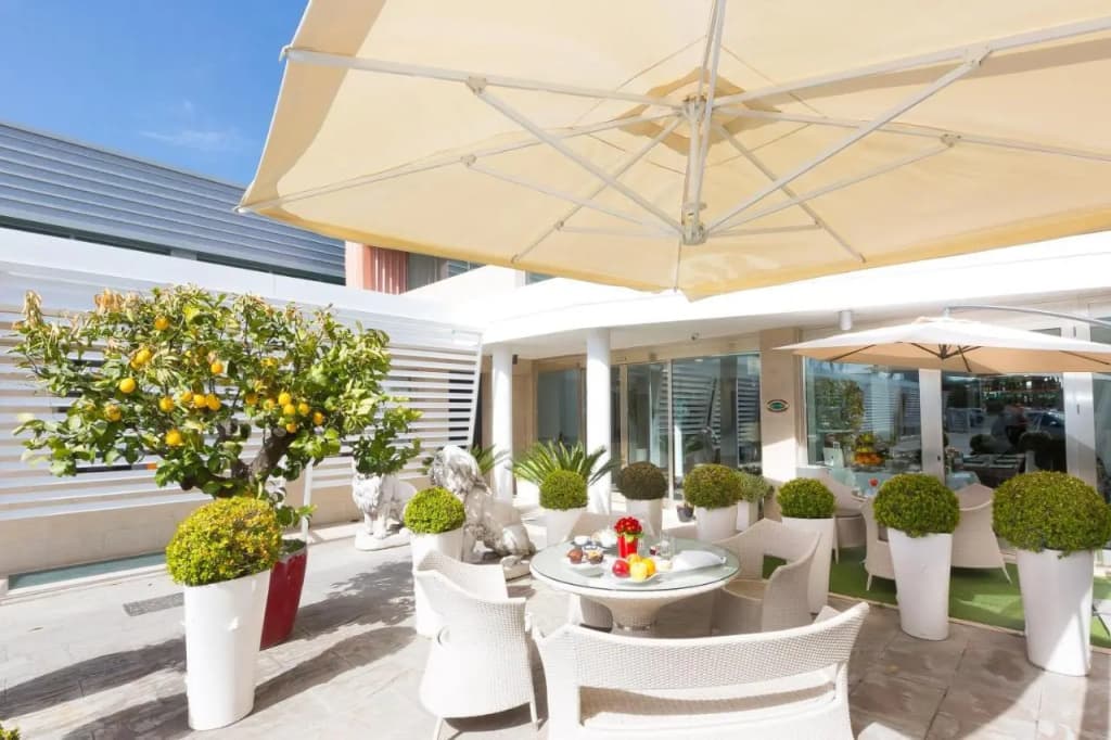 JC Hotel - photo 36