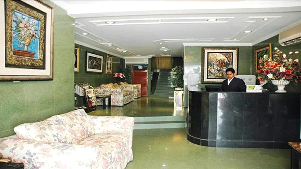 Diamond Hotel - photo 2