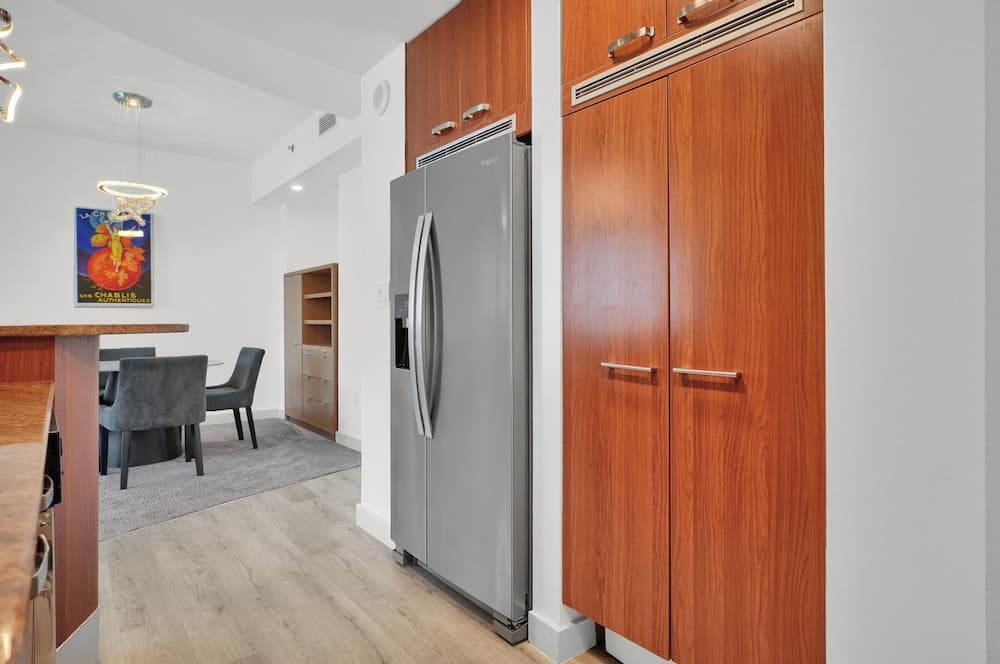 RS Suites - The AKA Residence - photo 32