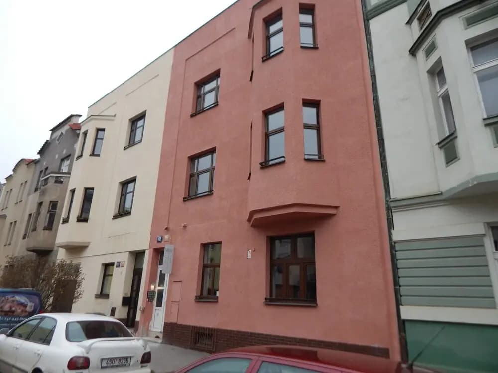 Pink House Apartments - photo 1