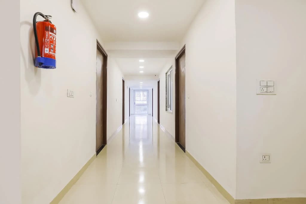 Oyo Key Rooms Tilak Nagar - photo 2