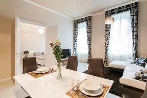 Parliment Luxury Apartment - photo 4