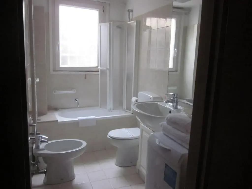 Venice Apartments - photo 3