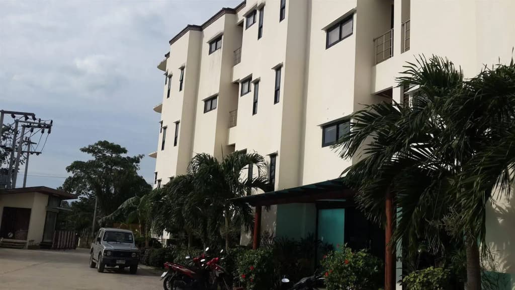 Chaweng Lakeview Condotel - photo 1