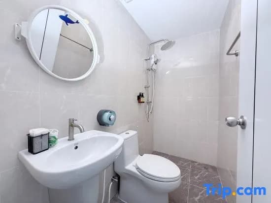 Fishtail Hostel Phuket - photo 4