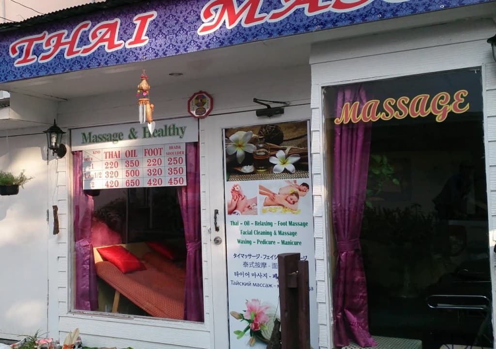 Queen Suriya's Hostel - photo 7