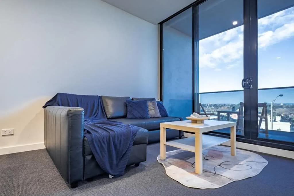 St Kilda 2BR2BA +Balcony +view+workstation+ car - photo 3