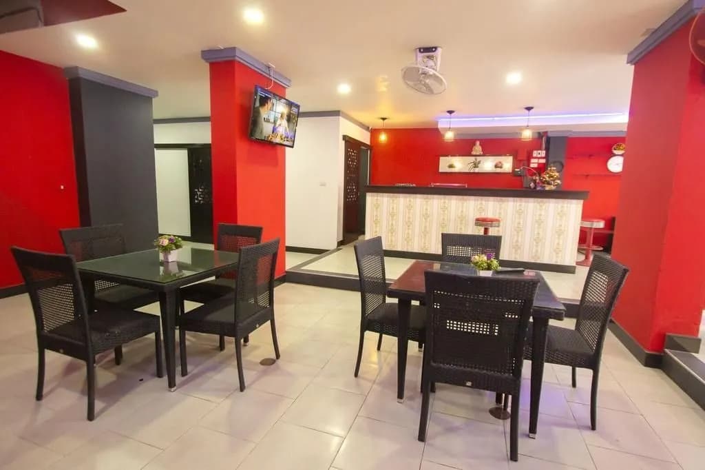 Long Beach Hotel Patong - photo 31