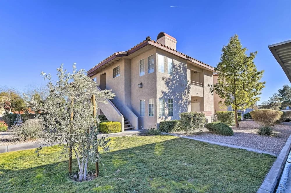 Seasonal Pool & Spa: Las Vegas Pad, 11 Mi to Strip - photo 11
