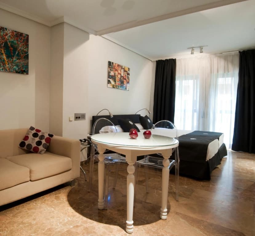 Quo Eraso Aparthotel - photo 14