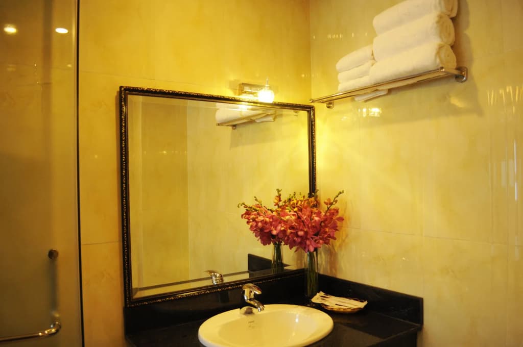 Van Nam Hotel - photo 9
