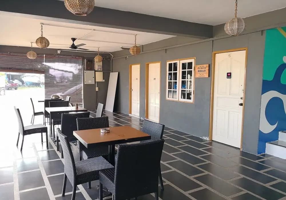 Riverbank Dungun Guesthouse & Cafe - photo 16