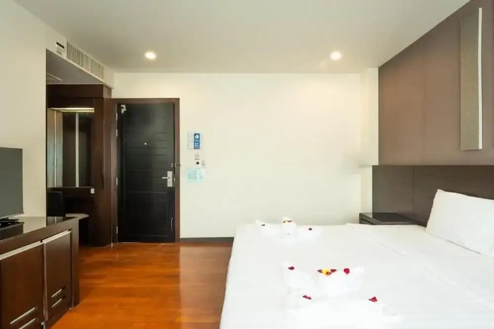 Yenna Apartment - photo 15