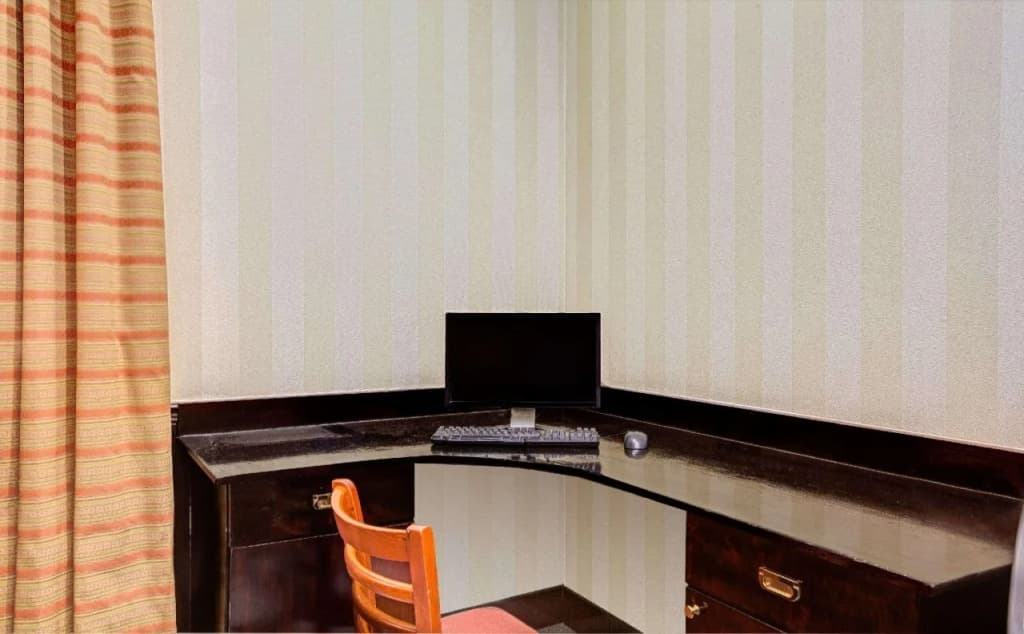 Ramada by Wyndham Jamaica/Queens - photo 3