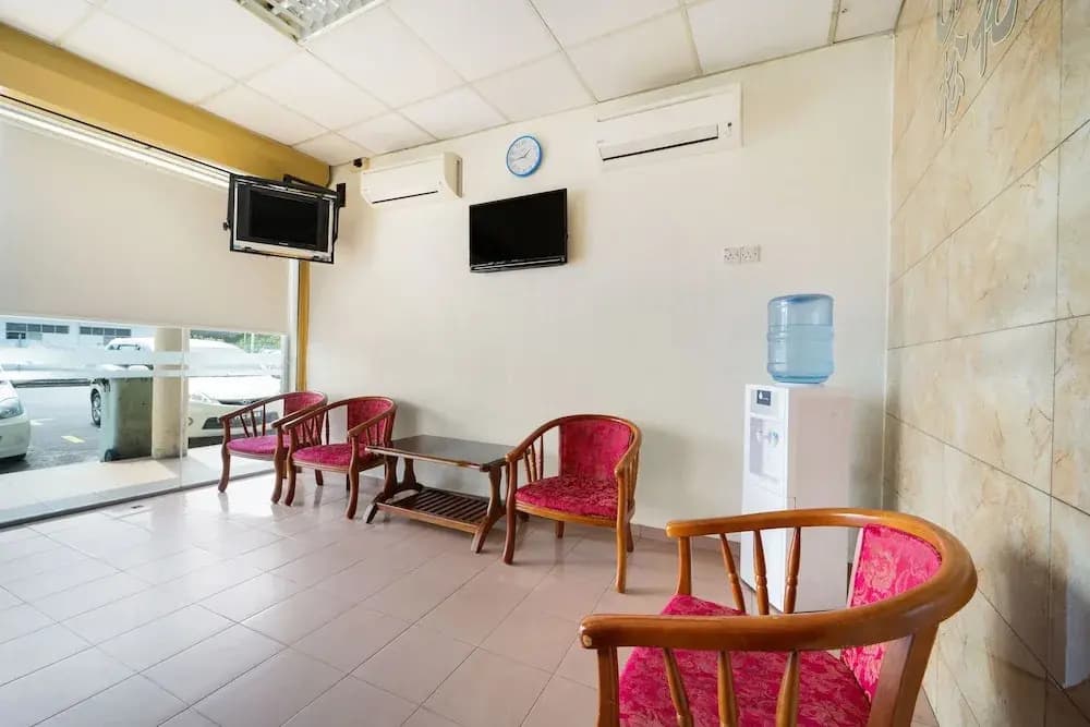 OYO 89461 CP Hotel - photo 12