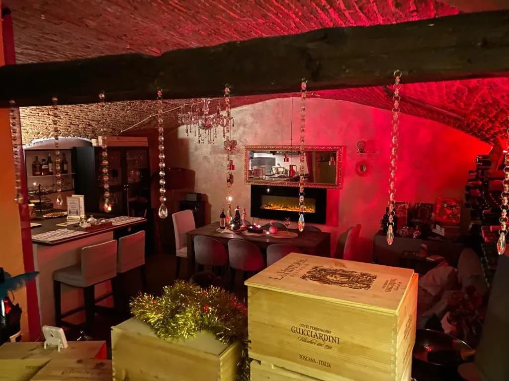 La Cave Rouge - fresh wine cave! - main photo
