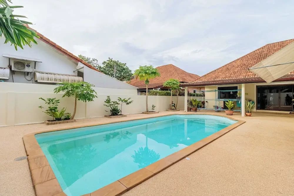 Poolside 3BR for Relaxed Stays V278 - photo 14