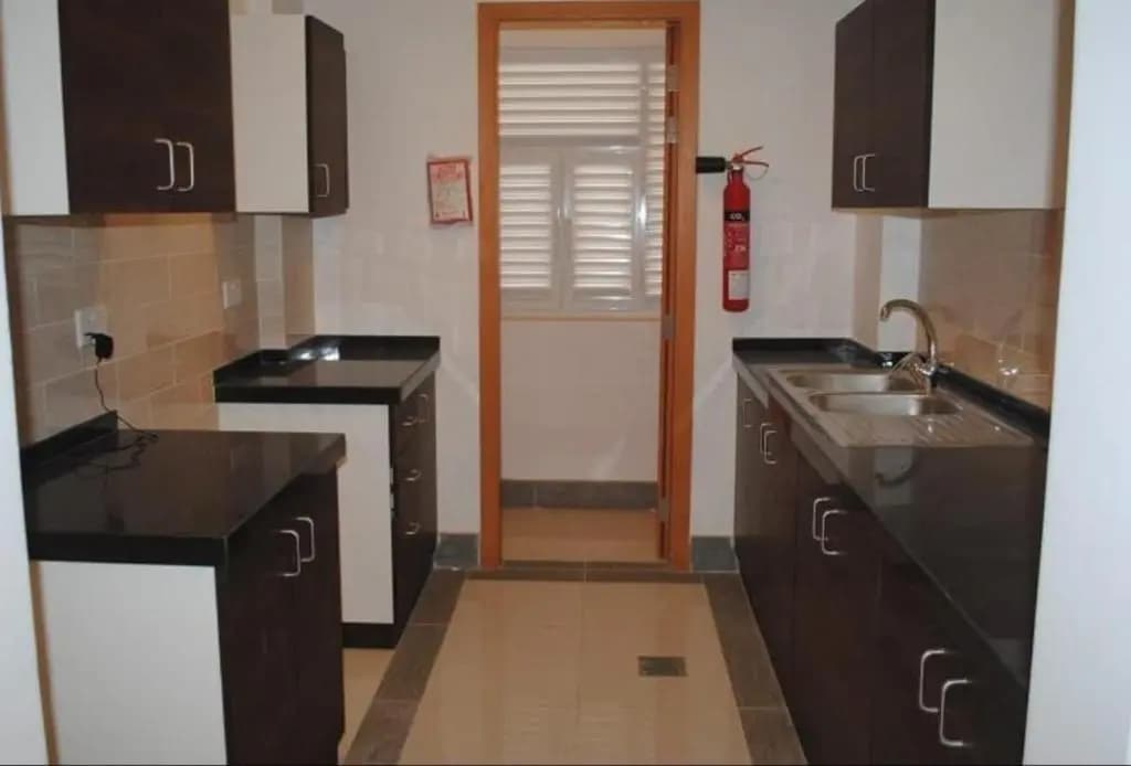 ONE Comfortable 2BR Apartment near Airport - photo 8