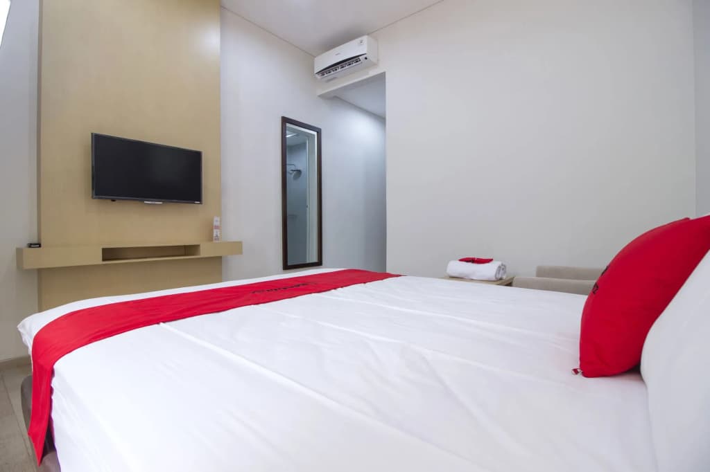 RedDoorz Plus @ SCBD - photo 8
