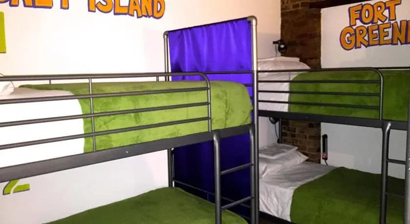 Brooklyn Houze Hostel - photo 4