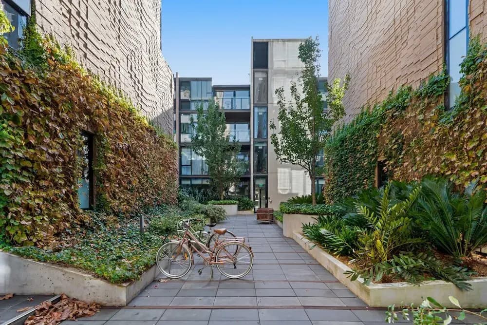 Charming 1-bed Apartment With a Balcony - photo 10