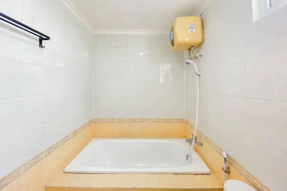 Good And Cozy Studio (Free Ipl & Utilities) Grand Palace Kemayoran Apartment - photo 9