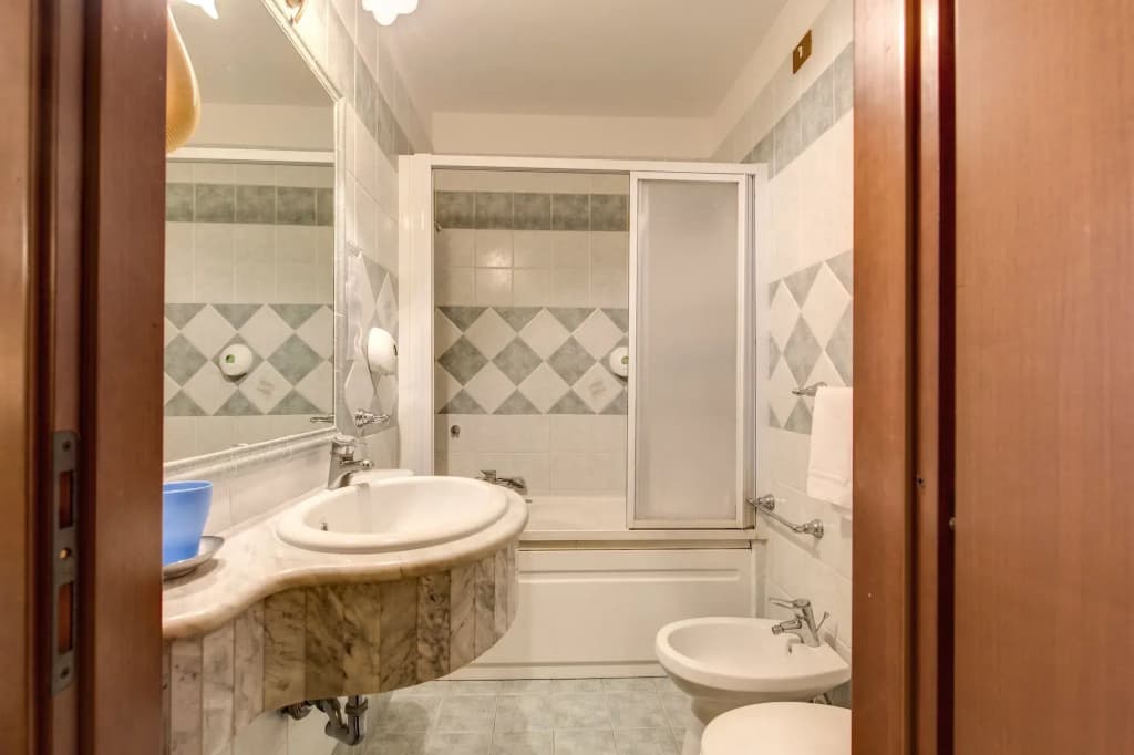 Hotel Cambridge - photo 9