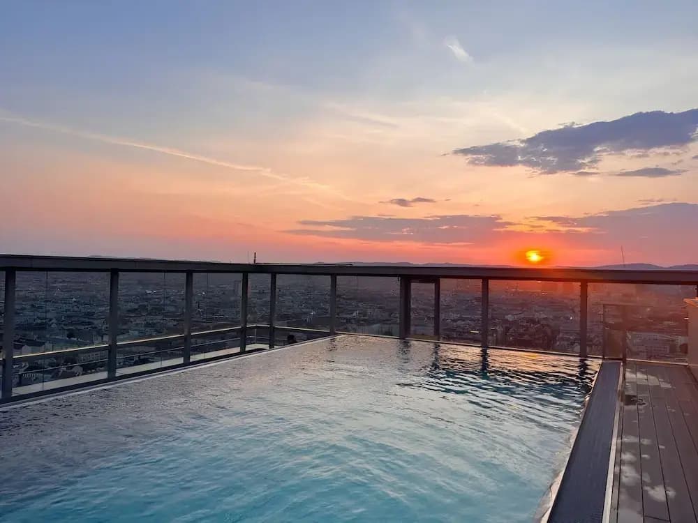 Penthouse Apartment with Rooftop Pool - photo 31