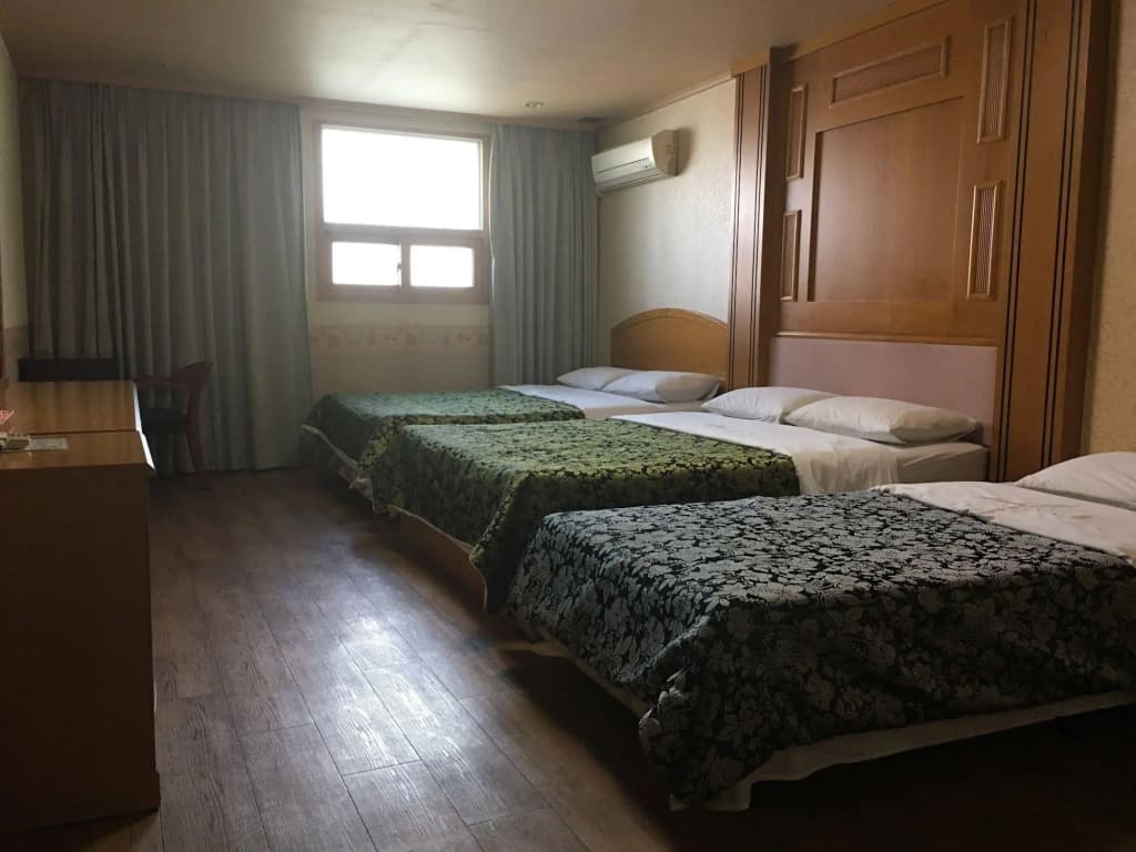 Gogoong Hotel - photo 3