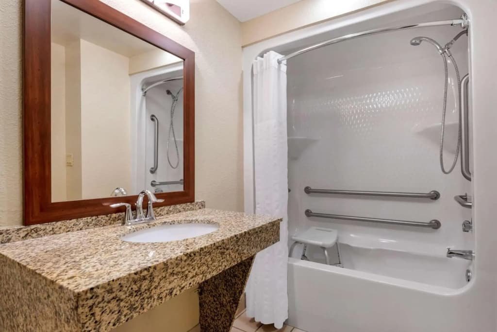 Comfort Suites Near Universal Orlando Resort - photo 8