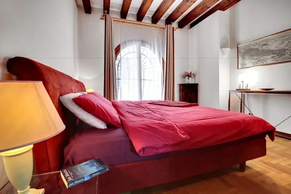 Venice Suite Apartment - photo 2