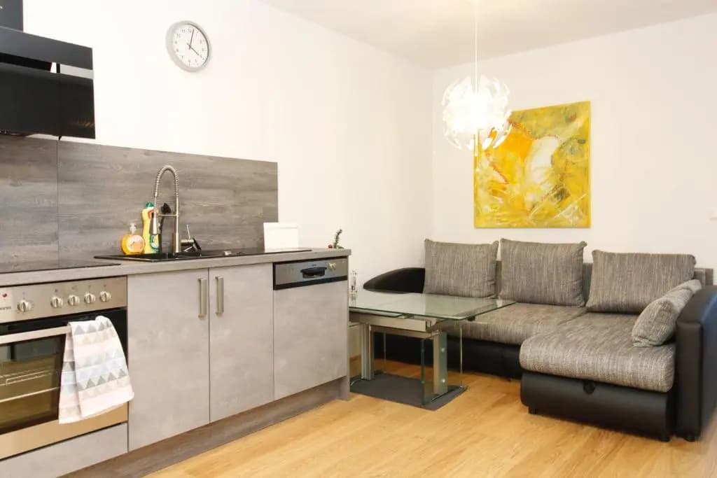 Balcony/Pool/Free Parking Garage Studio - photo 18