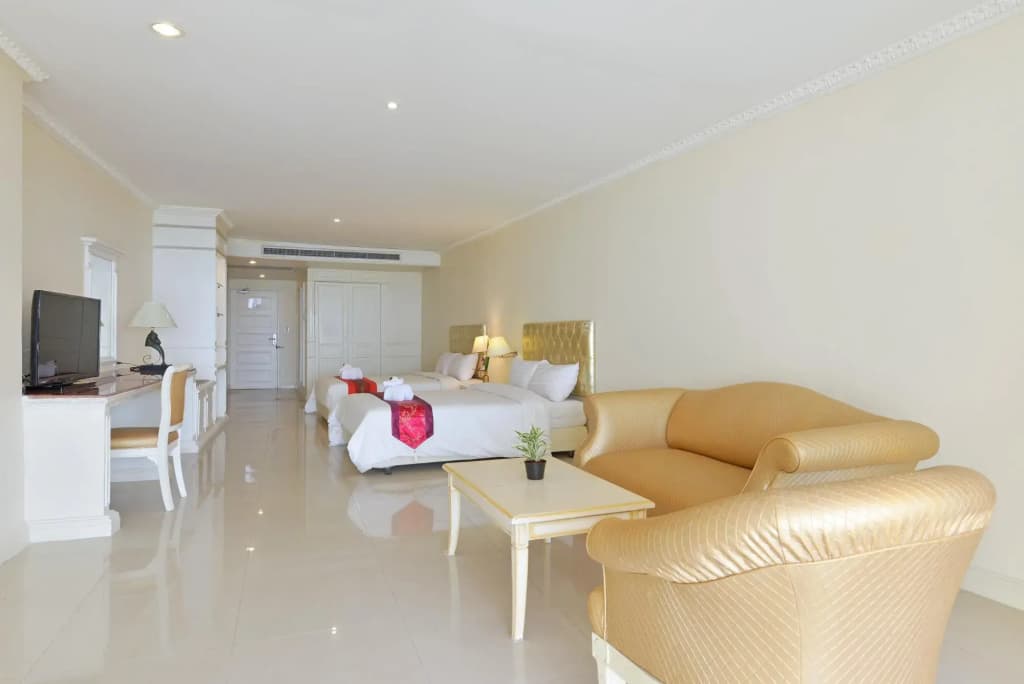 Adriatic Palace Hotel Pattaya - photo 5