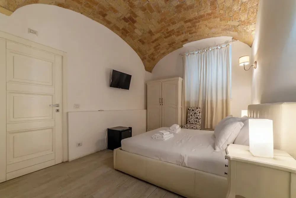 Major 93 Guesthouse - photo 5