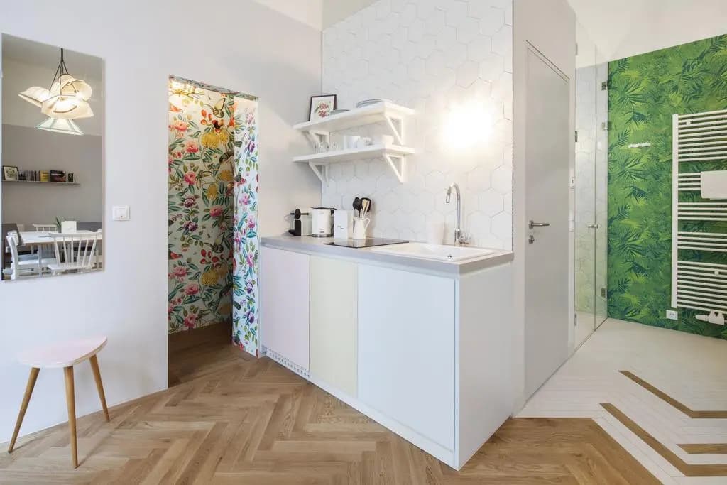 Fox-Box Apt. - photo 2