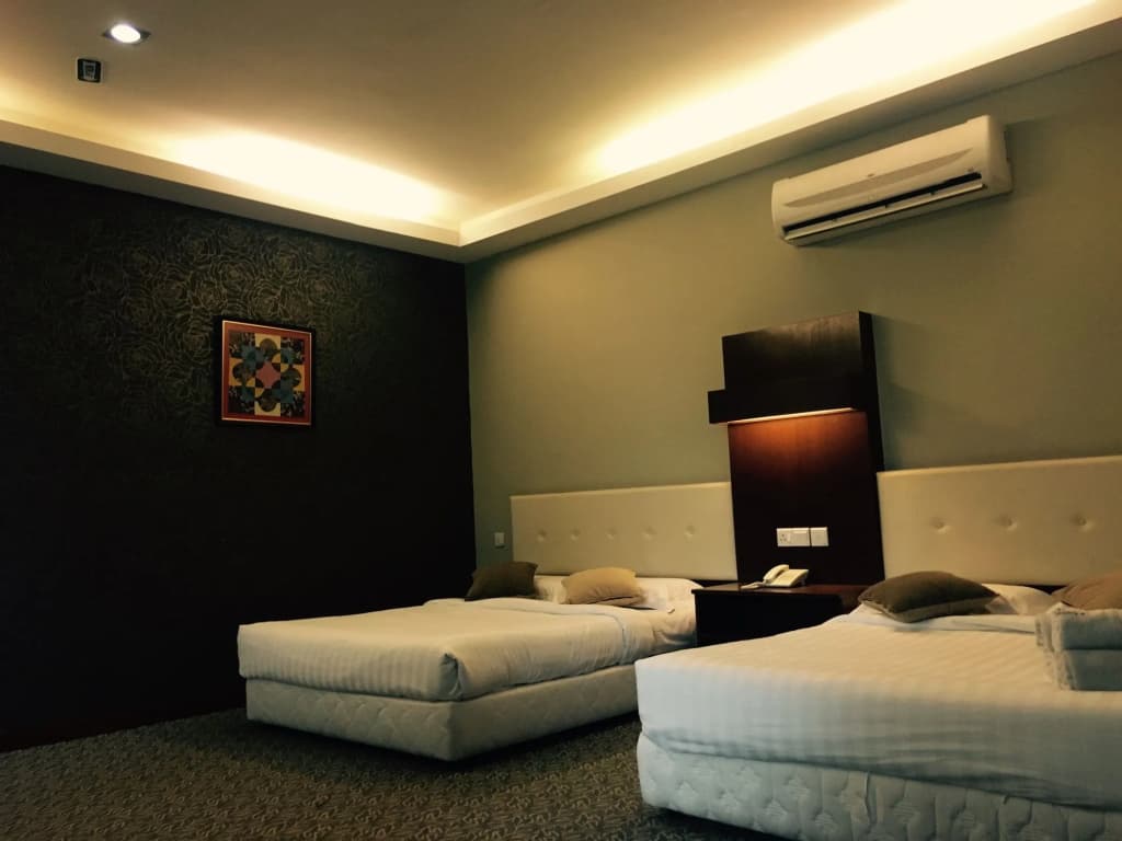 D Eastern Hotel - photo 5