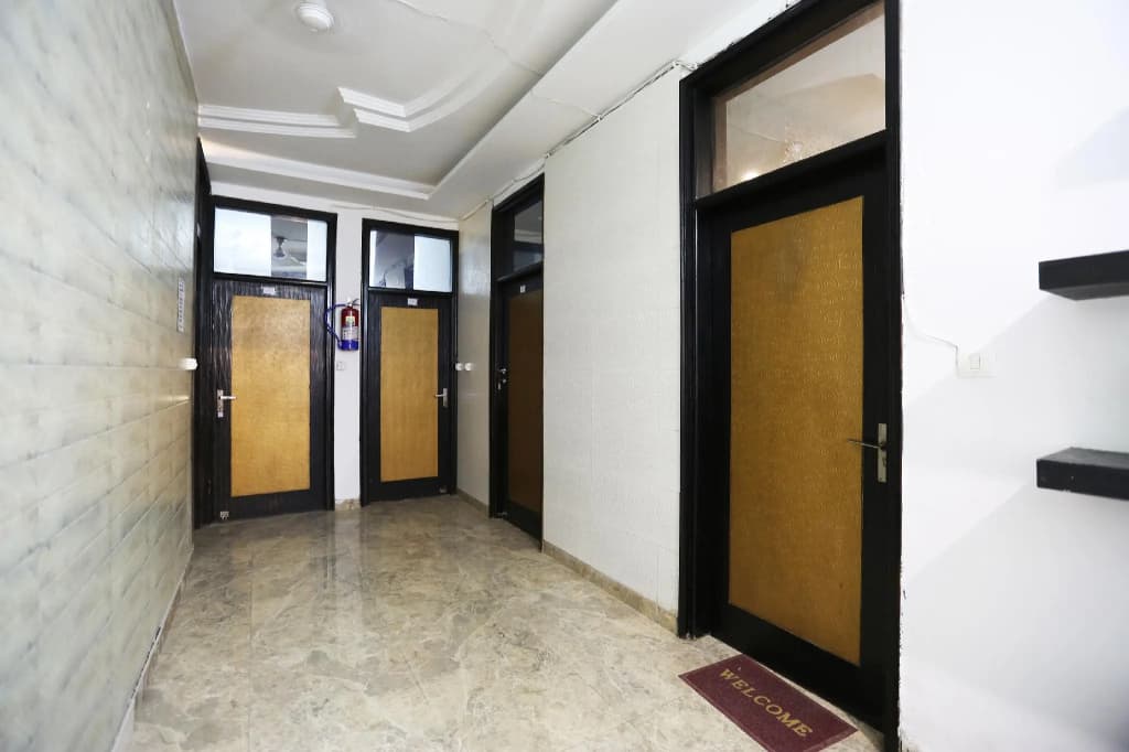 Oyo 8495 Aaa Homes - photo 2