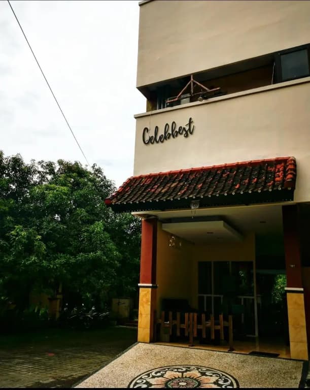 Celebbest Kuta Hostel - photo 1