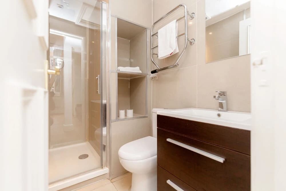 Modern Serviced Apartment in Kensington - photo 5