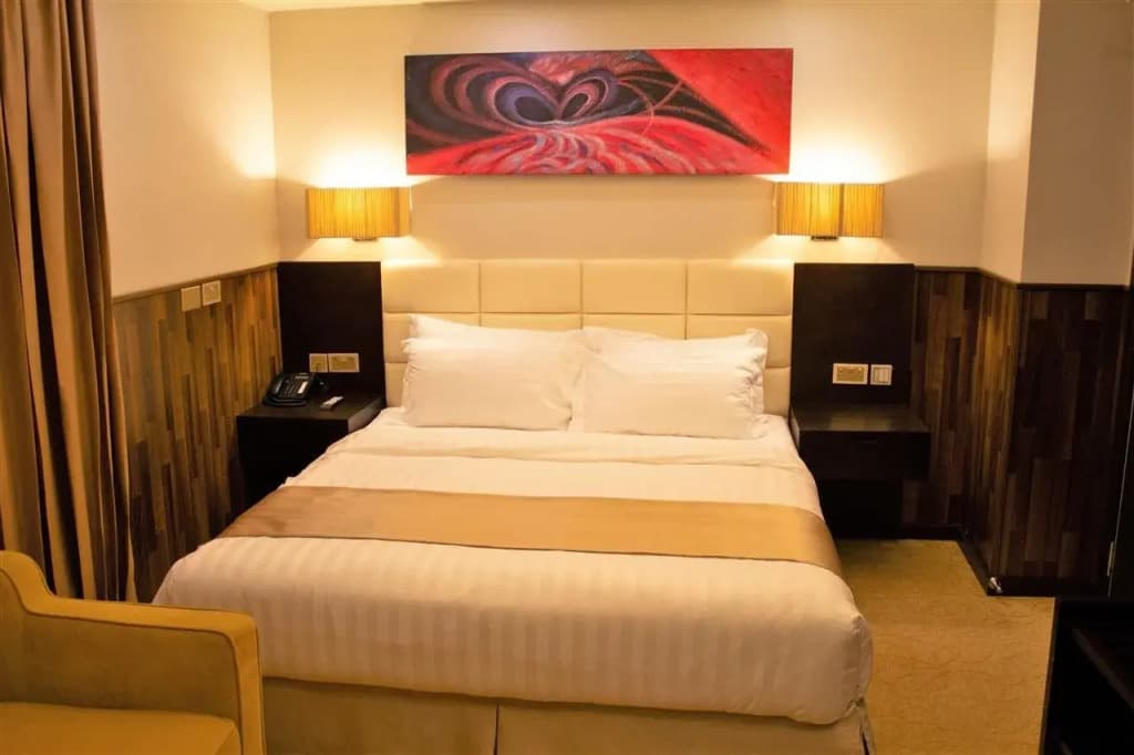 The Secure Inn Hotel - photo 12