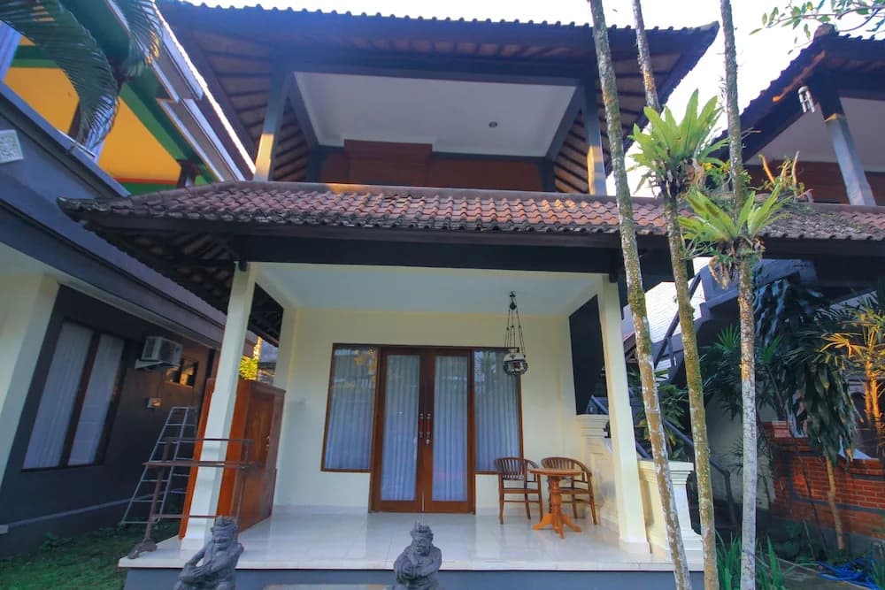 Pramewari Homestay - photo 8