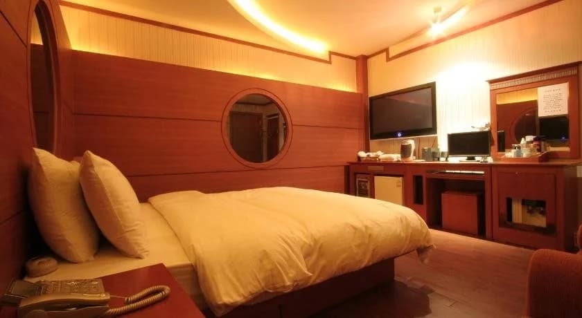 Utopia Hotel - photo 5