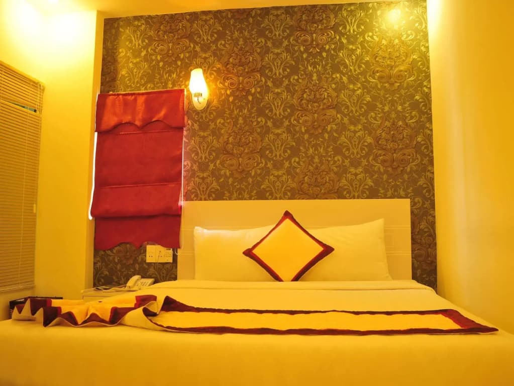 Lee Park Hotel - photo 4
