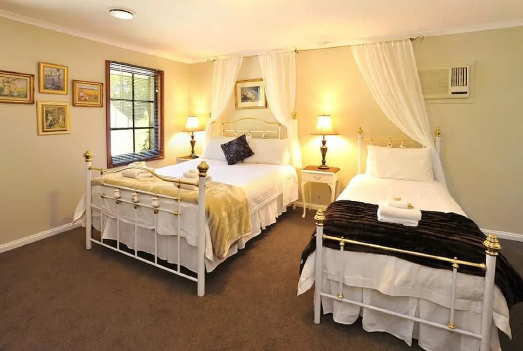 Holly Lodge - photo 3