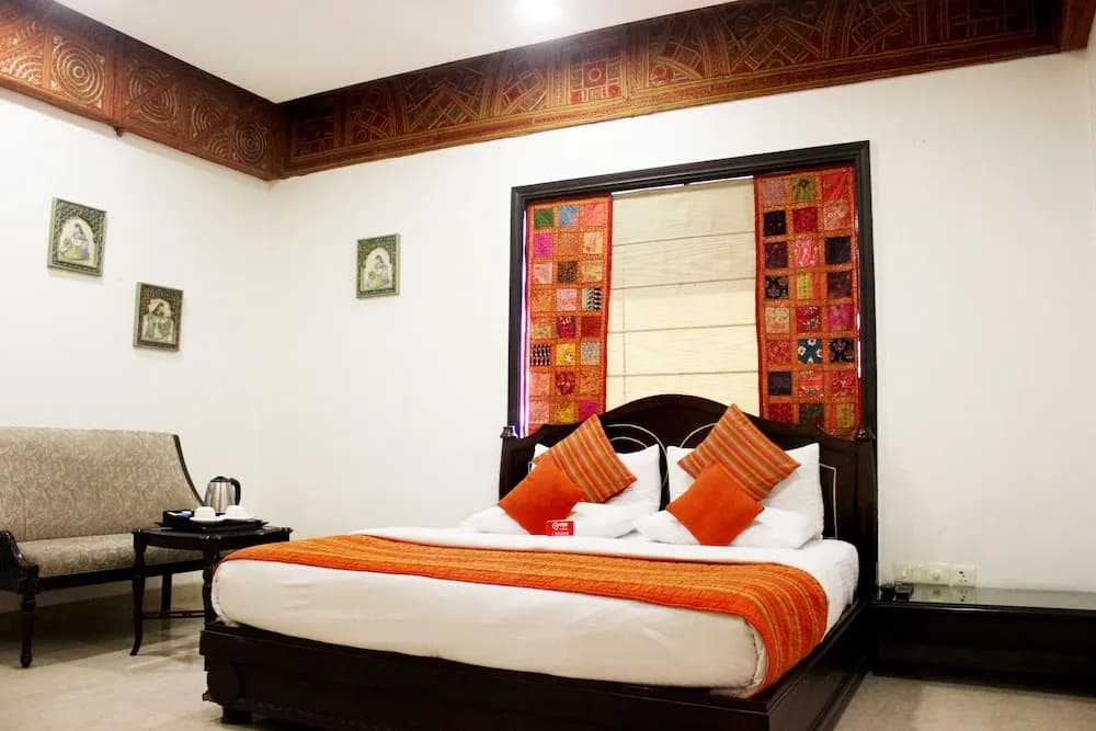 Lavish Inn - photo 6
