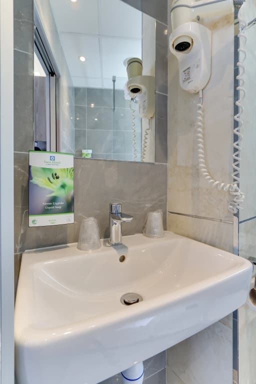 Sure Hotel by Best Western Paris Gare du Nord - photo 10